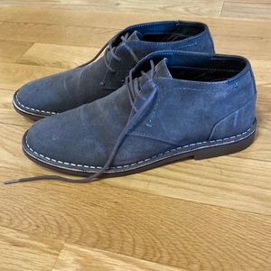 Kenneth Cole Maven Chukka Suede Boots, Dary Grey, Mens size 10.5